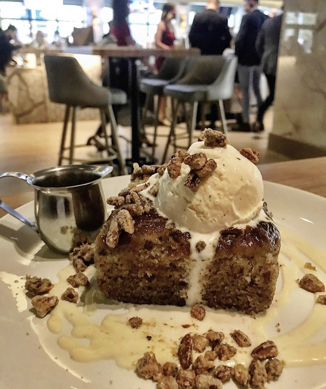 STICKY TOFFEE PUDDING MOXIE’S GRILL & BAR