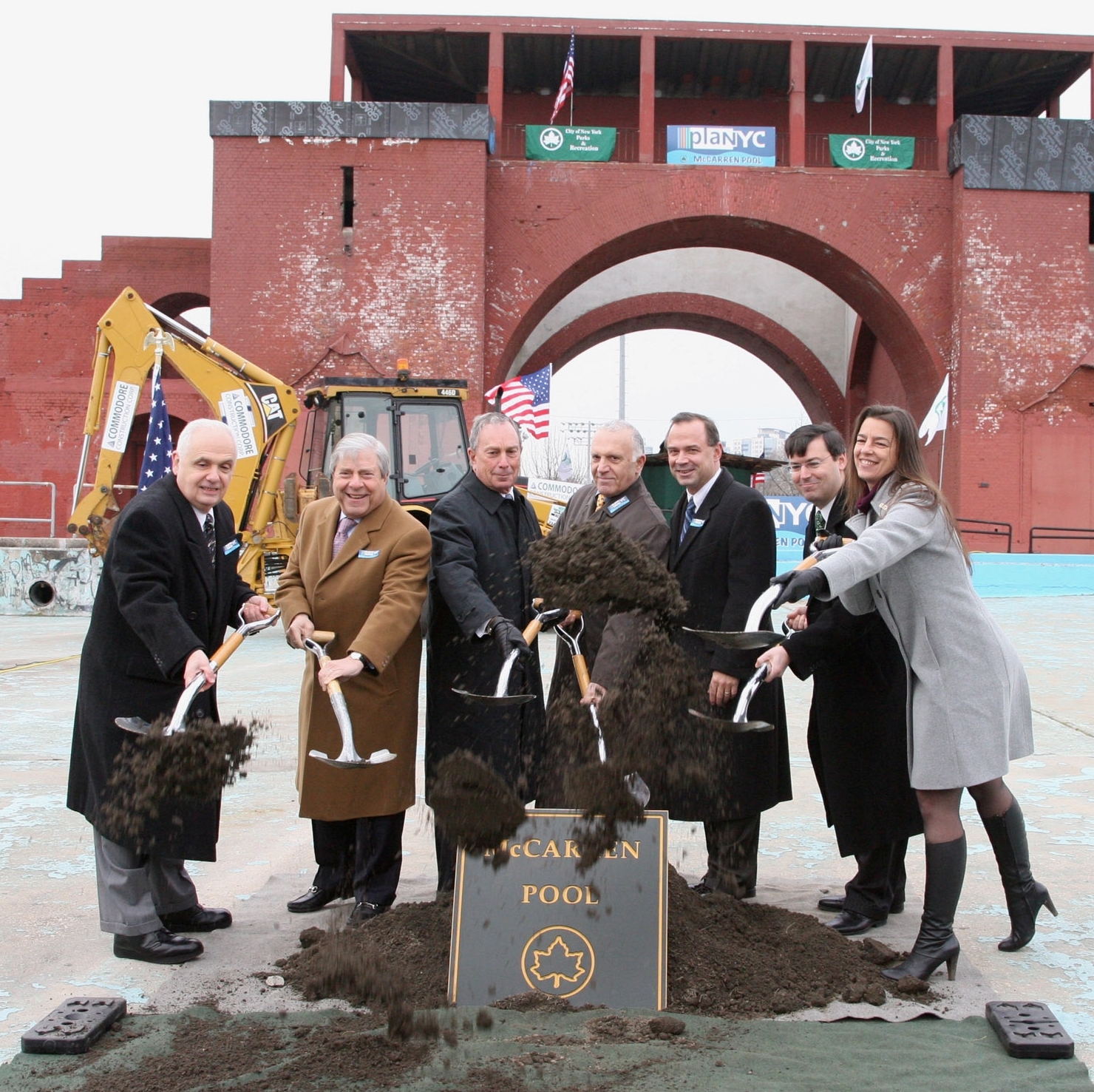 McCarren_Pool_bloomberg_marty_1209_nyreblog_com_.JPG