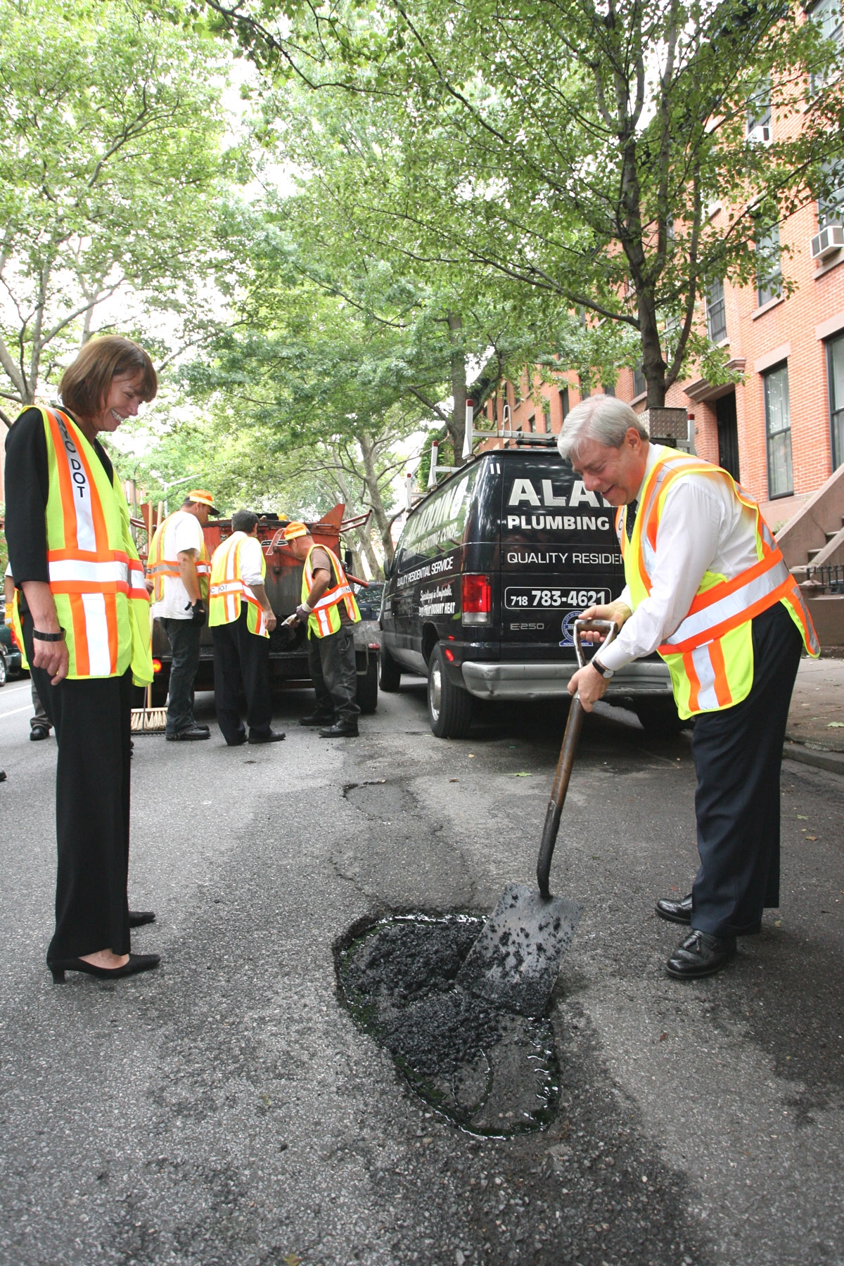 Potholes_2009_marty_markowitz_nyreblog_com_.JPG