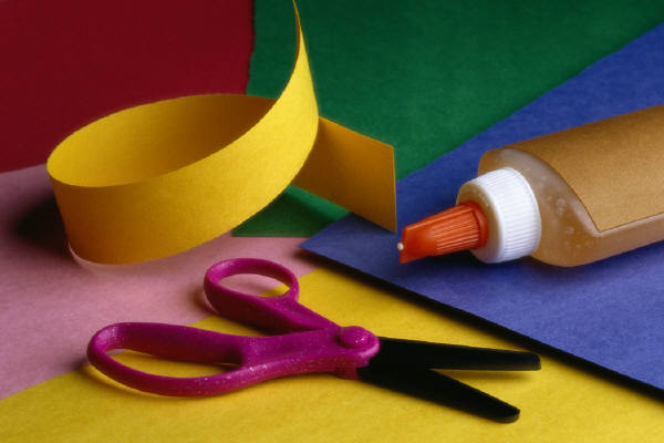 art_supplies_glue_photo_nyreblog_com_.JPG