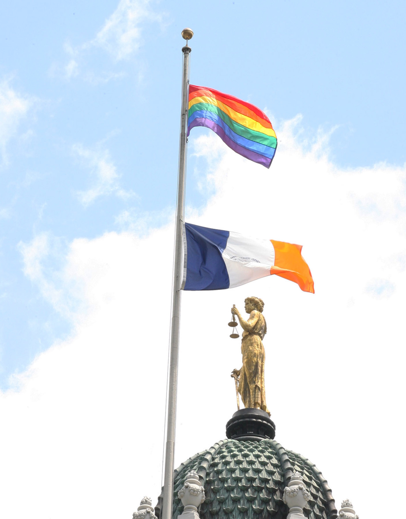 boro_hall_got_pride_2011_nyreblog_com_.JPG