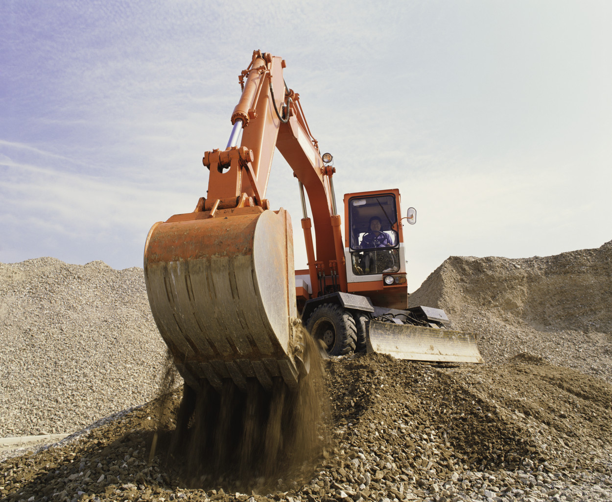 dirt_excavating_backhoe_construction_photo_nyrebog_com_.JPG