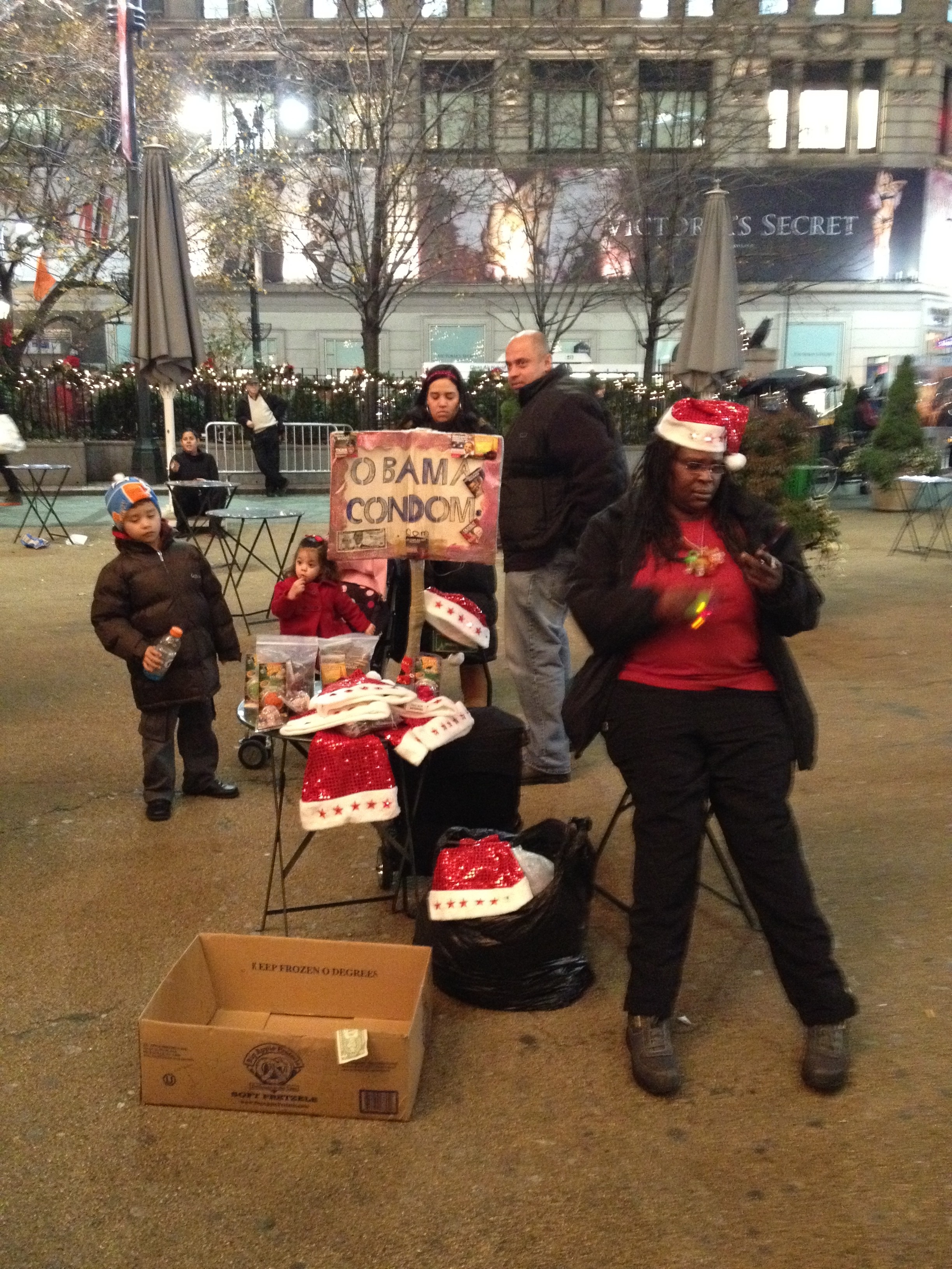 holiday_wrapping_photo_nyreblog_com_.JPG
