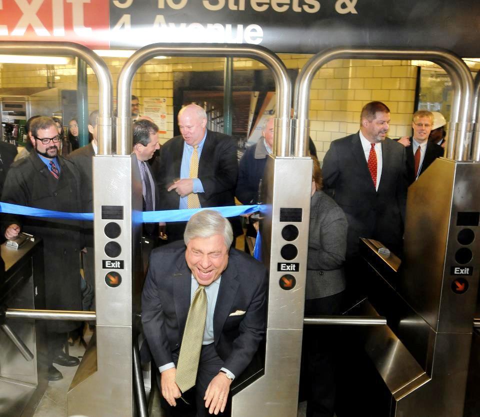 marty_reopens_subway_station_0212_nyreblog_com_.JPG