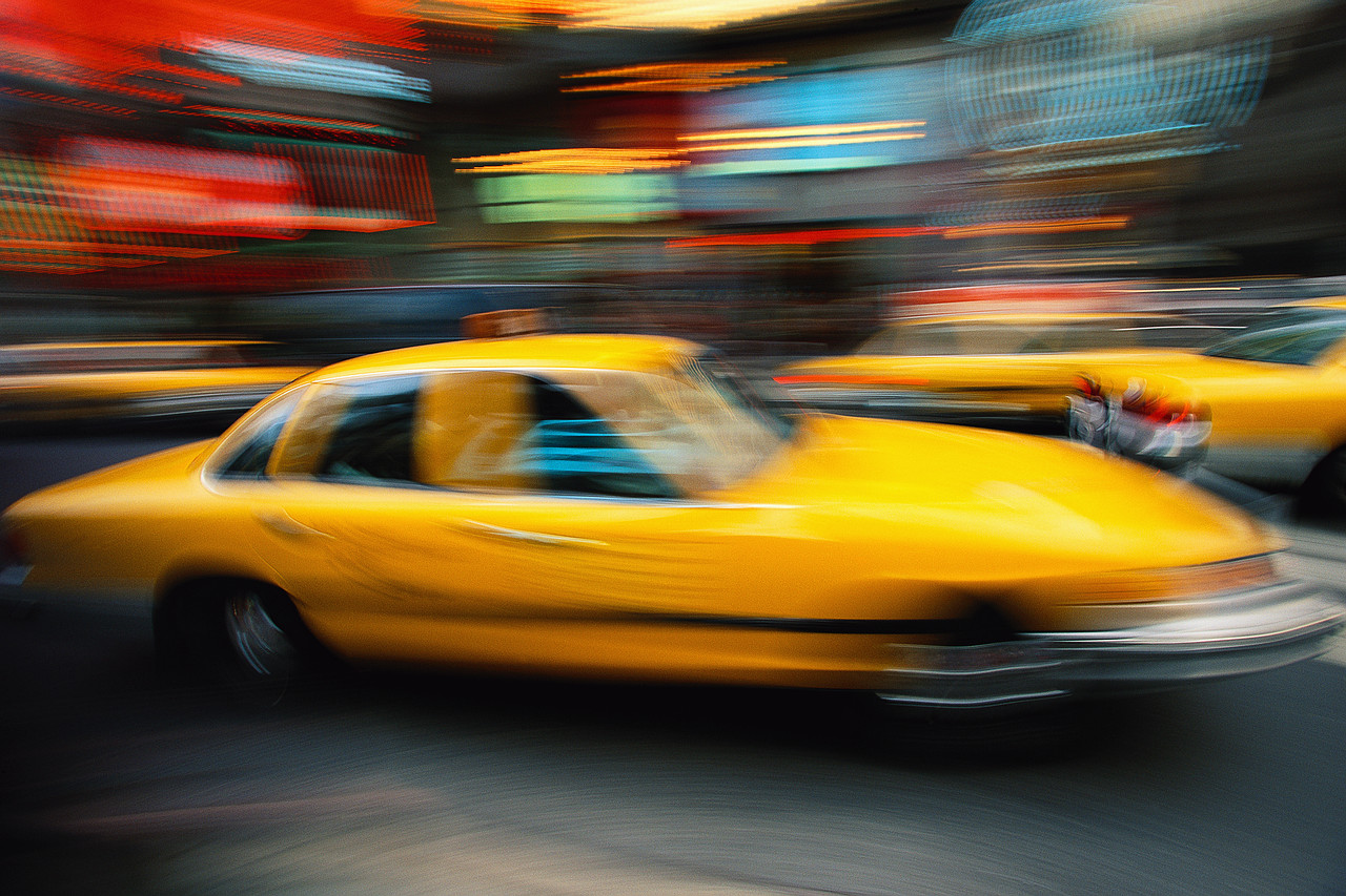 moving_taxi_photo_nyreblog_com_.JPG