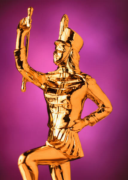 parade_majorette_golden_figurine_nyreblog_com_.JPG