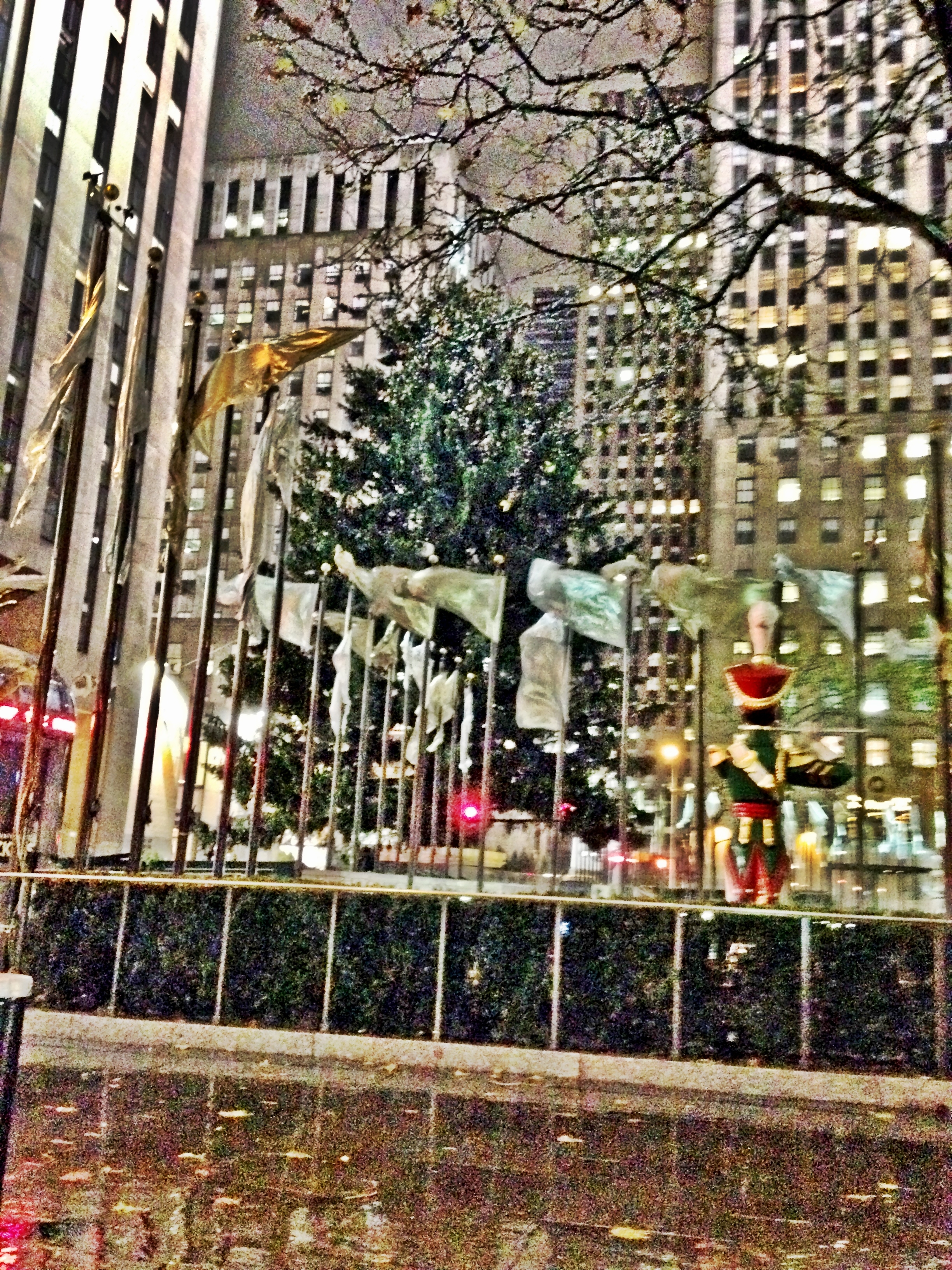 rockefeller_center_2011_nyreblog_com_.JPG
