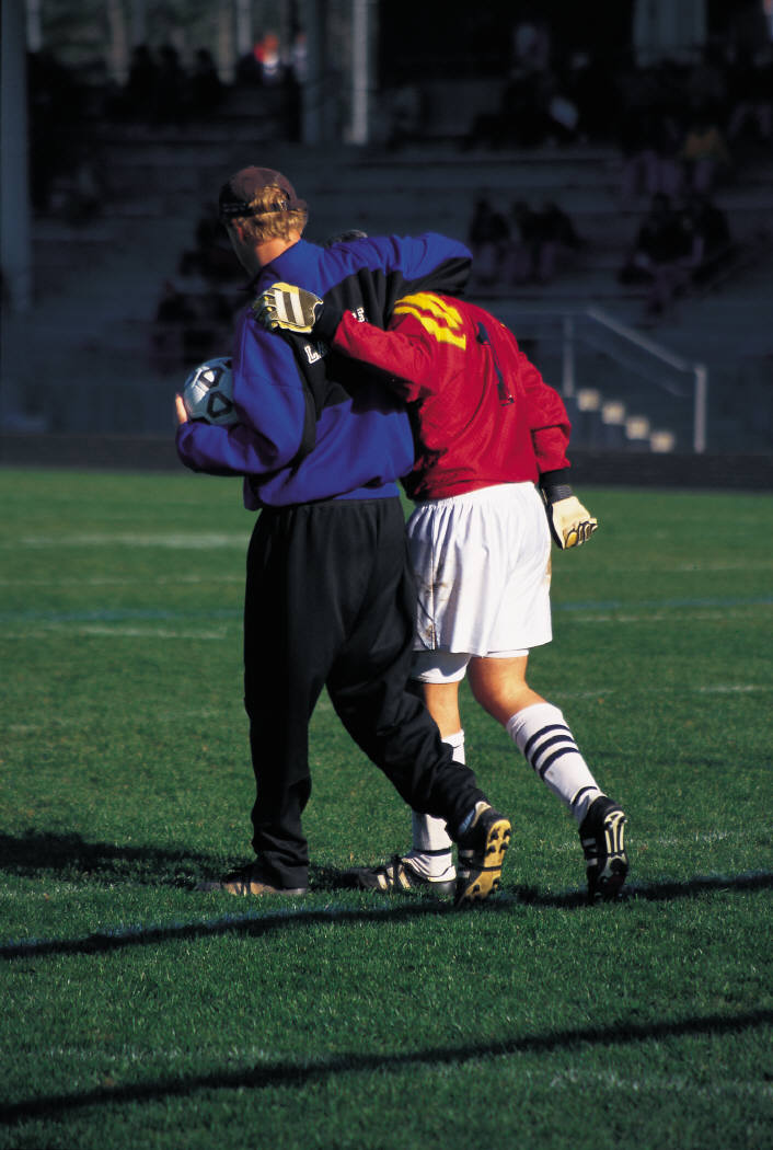 soccer_player_exiting_field_nyreblog_com_.JPG