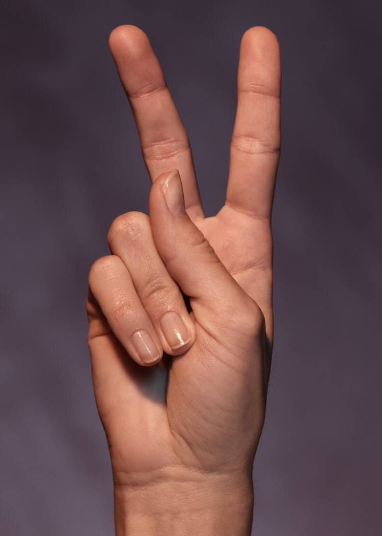 two_fingers_photo_nyreblog_com_.JPG